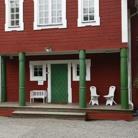 Stockholm B&B Cottage Нака Экстерьер фото