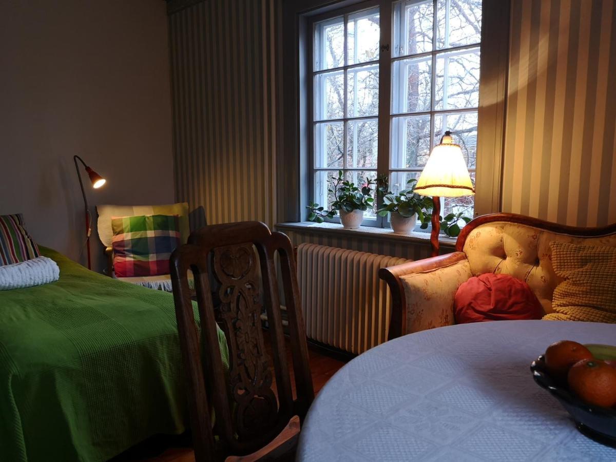 Stockholm B&B Cottage Нака Номер фото