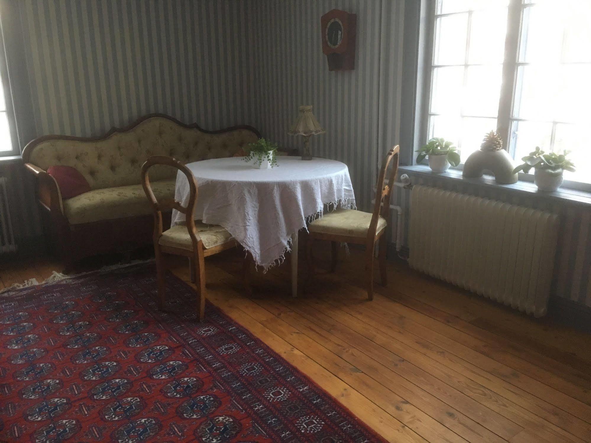 Stockholm B&B Cottage Нака Экстерьер фото