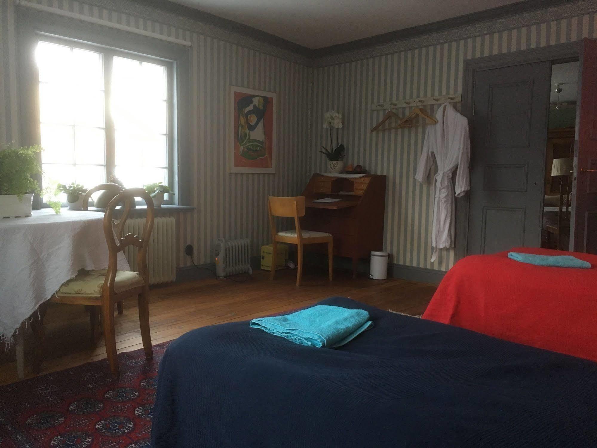 Stockholm B&B Cottage Нака Экстерьер фото