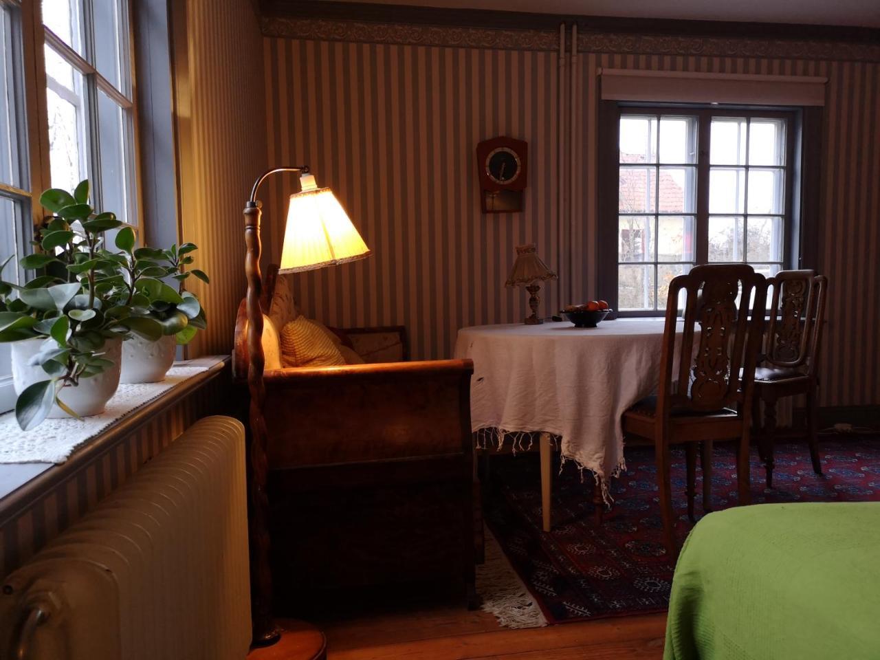 Stockholm B&B Cottage Нака Экстерьер фото